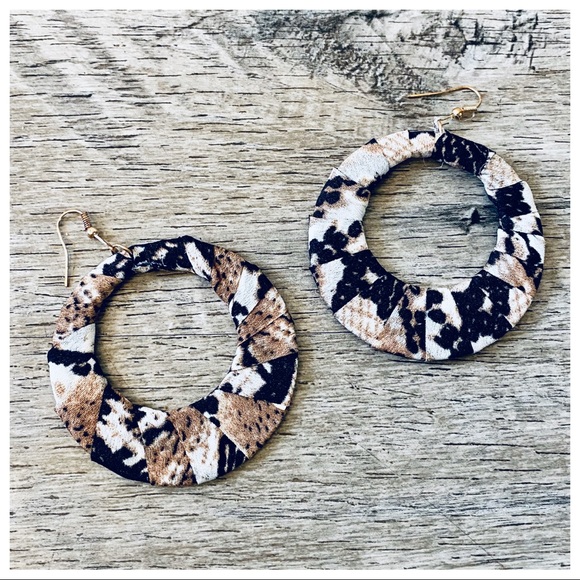 ✨LAST ONES✨Snakeskin hoop chic earrings - Picture 8 of 8